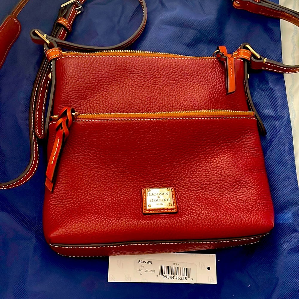 Nwt Dooney & Bourke leather crossbody bag